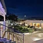 بيت للعطل 5 Bedroom Amazing In مالي درفينيك