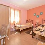 5 Bedroom Amazing In بيت للعطل *