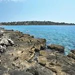 بيت للعطل 5 Bedroom Amazing In مالي درفينيك