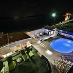 5 Bedroom Amazing In بيت للعطل