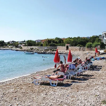 5 Bedroom Amazing In Holiday home