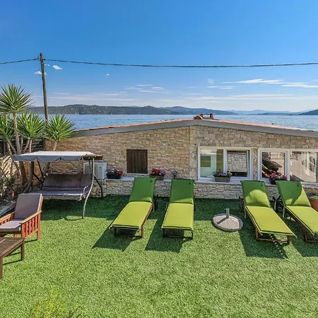 Holiday home 5 Bedroom Amazing In